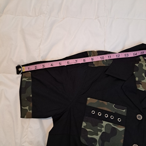 Dead Threads Womens L Shirt Goth Black Camouflage Button Down Short Sleeve - Picture 12 of 12